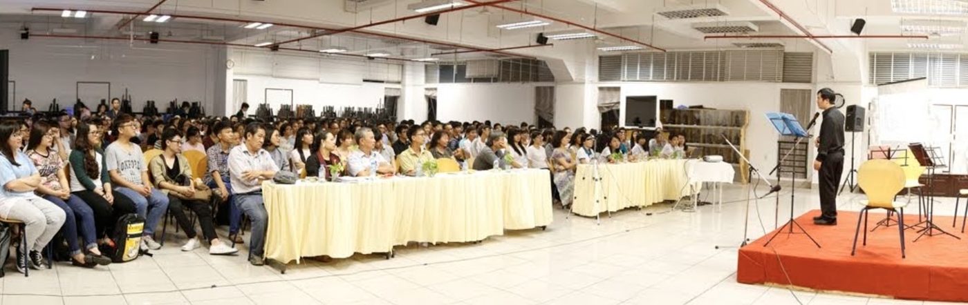 A full hall at Văn Lang University